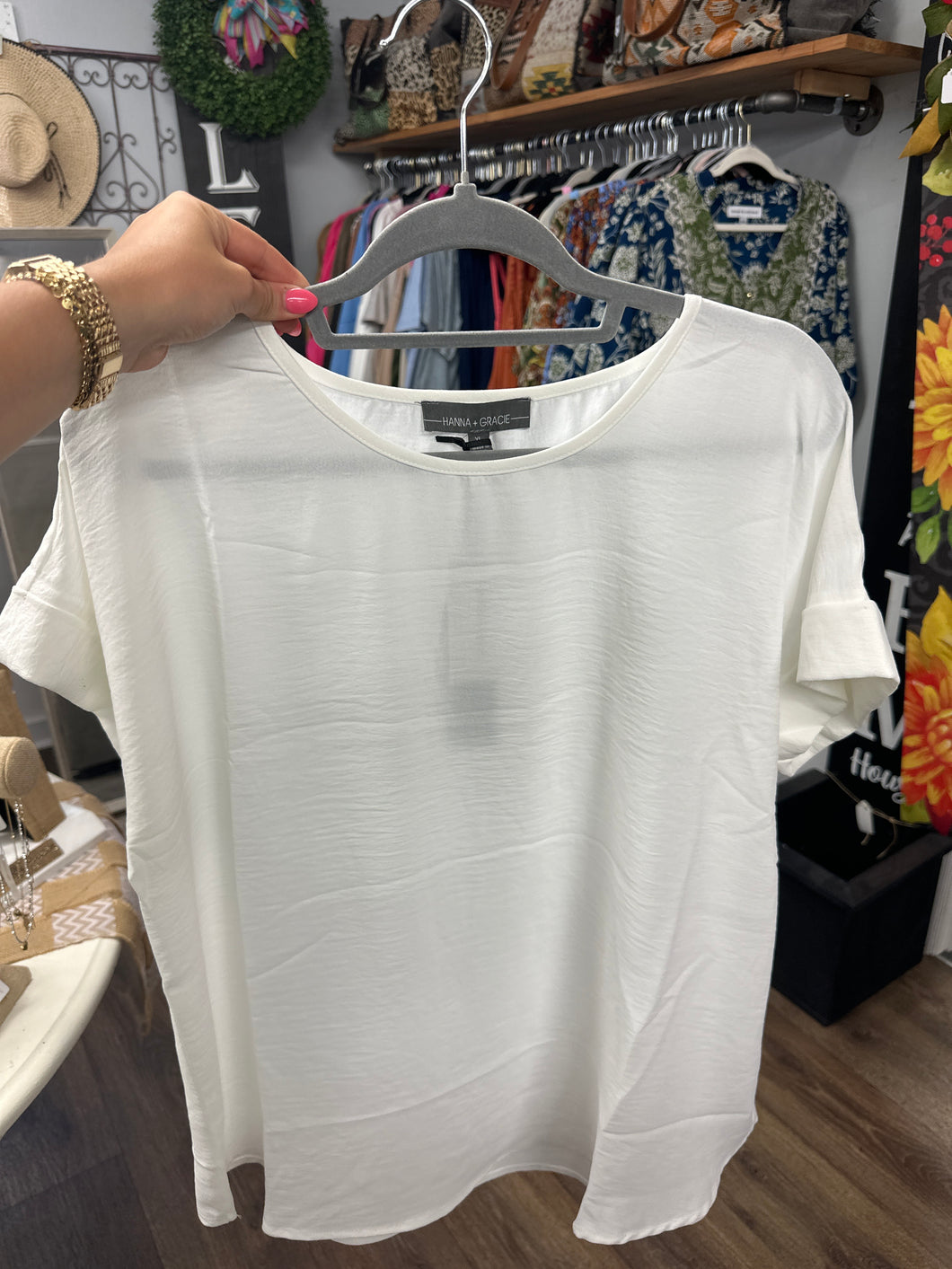 Hannah Basic in White