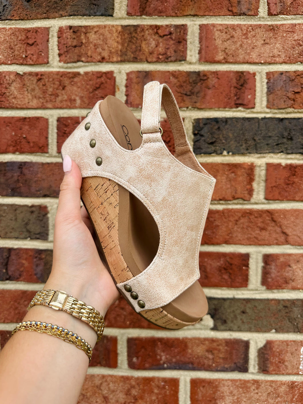 Sand Distressed Carley Corky’s