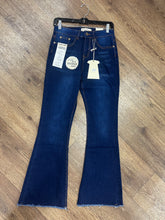 Load image into Gallery viewer, Dark Wash Flare Leg Jean